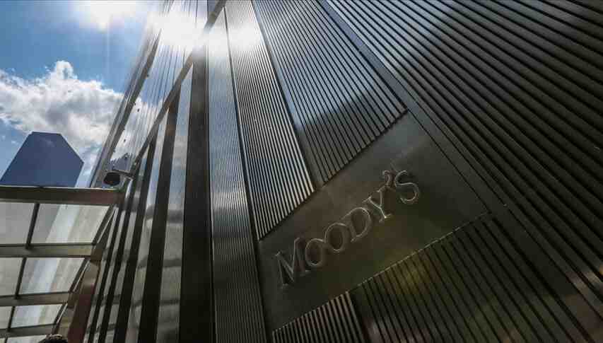 Moody’s İngiltere’nin kredi notunu düşürdü