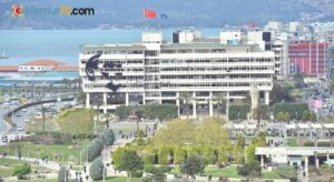İzmir Büyükşehir Belediye binası için yıkım kararı