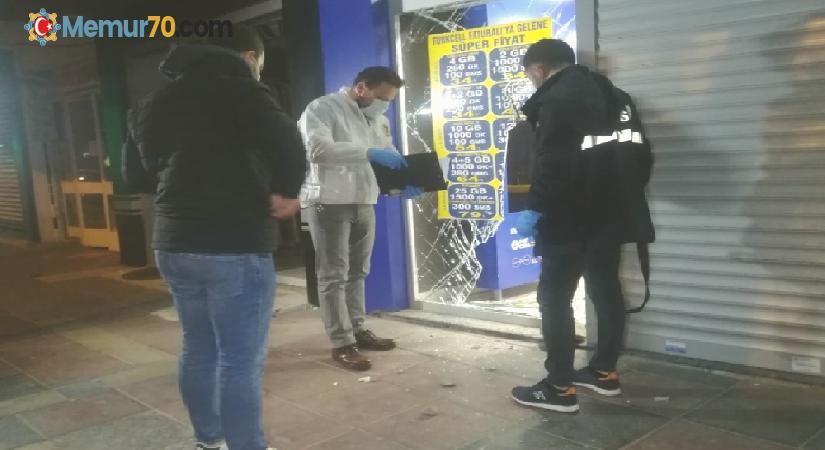 İzmir’de 3 bisikletli hırsız iş yerinden 25 cep telefonu çaldı