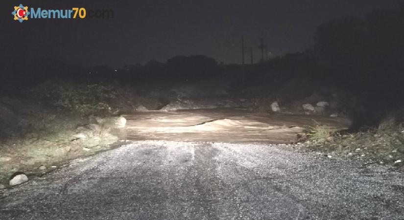 İzmir’de sel sularına kapılan araçta bulunan 5 kişiden 2’si kayboldu.