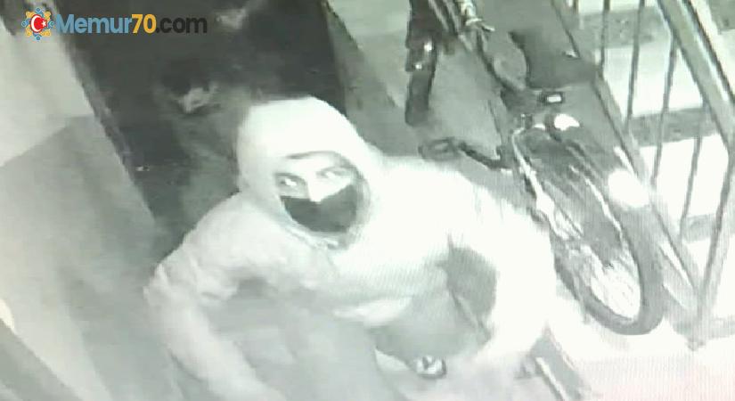 (Özel) İstanbul’da evi içeridekiler uyurken soyan maskeli hırsızlar kamerada