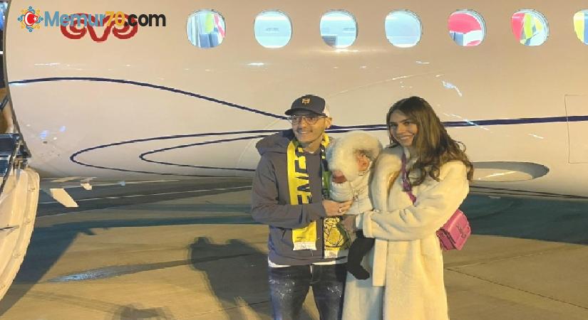 Mesut Özil, Fenerbahçe için yola çıktı