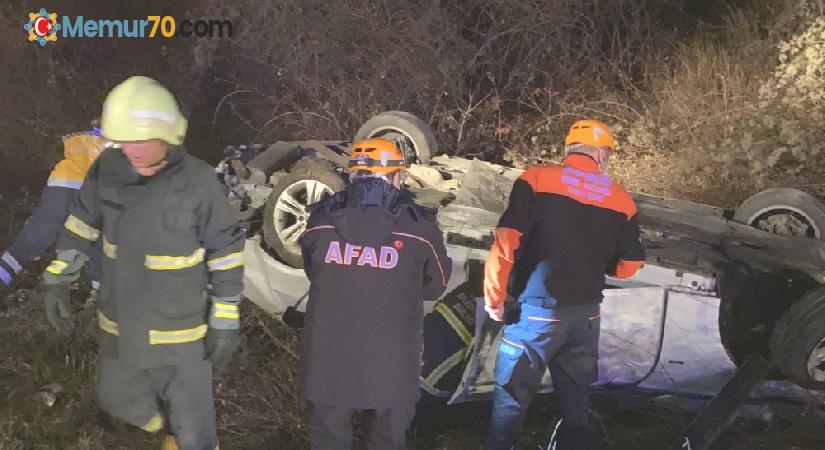 Sokağa çıkma kısıtlamasını ihlal eden ehliyetsiz sürücü otomobille takla attı