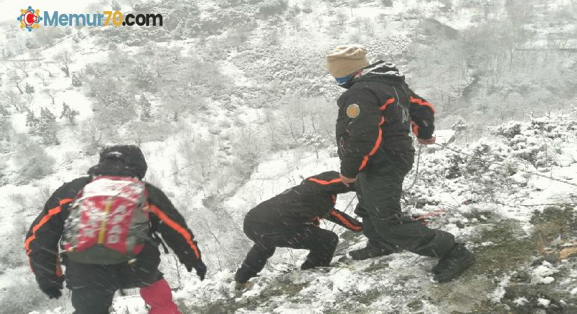 Beleloma Kalesi’nde mahsur kalan şahıs donmak üzereyken kurtarıldı