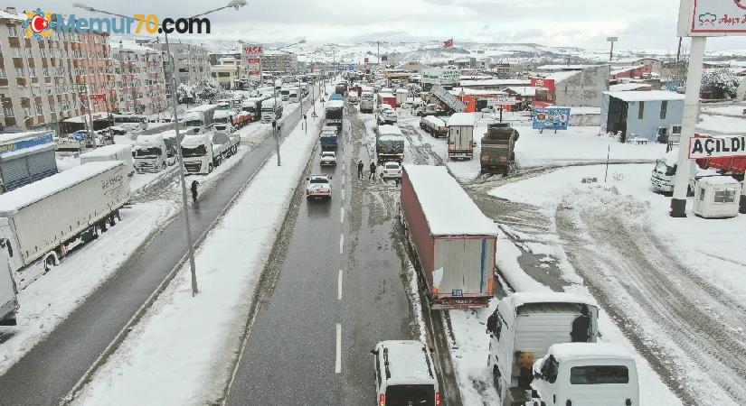 Bursa istikametine trafik 12 saat sonra kontrollü şekilde açıldı