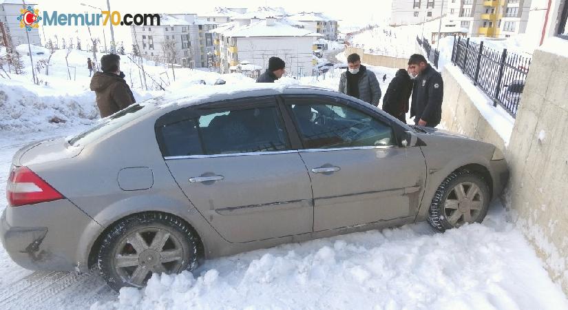 Buz pistine dönen yolda sürücülerin zor anları