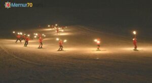 Eksi 20 derecedeki kayak gösterisi renkli anlara sahne oldu