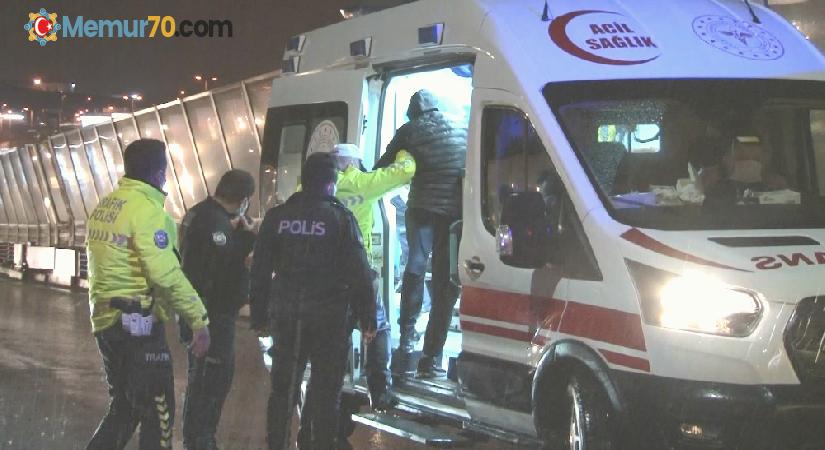Haliç Köprüsü’nde kontrolden çıkan motosikletli kurye bariyerlere çarptı: 1’i ağır 2 yaralı