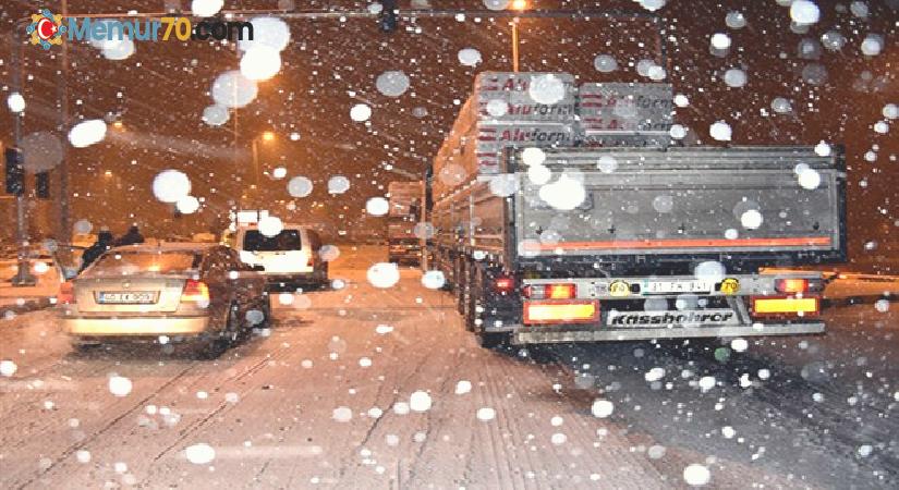 Kar ve buzlanma nedeniyle trafiğe kapanan Kırıkkale-Kayseri kara yolu ulaşıma açıldı