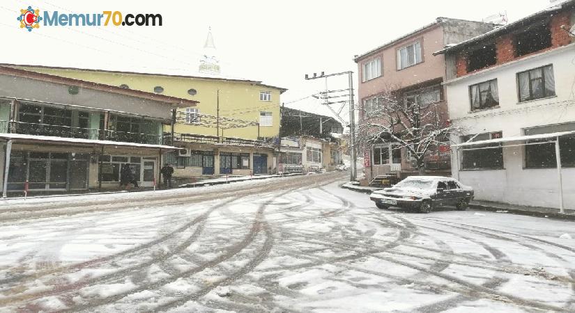 Kazdağları’nda kar yağışı etkili oluyor