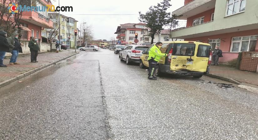 Alkollü sürücü 3 araca çarptıktan sonra olay yerinden kaçtı