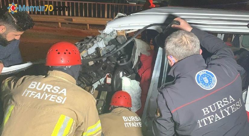 Bursa’da araç TIR’ın altına girdi: 1 ölü 2 ağır yaralı