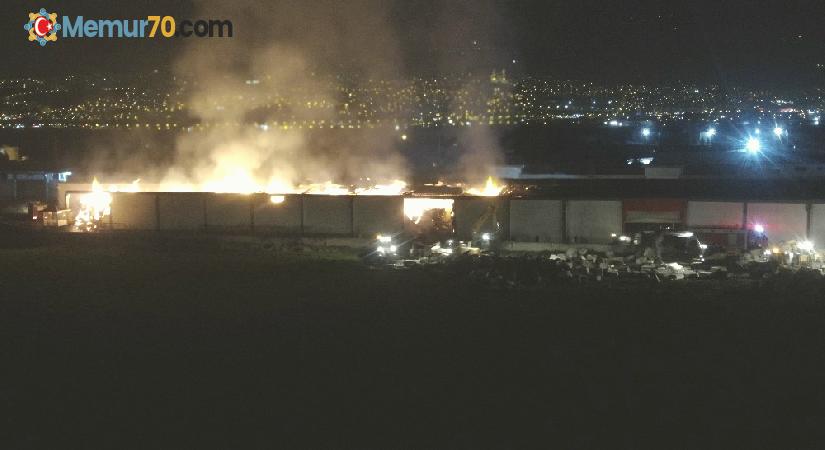 Kahramanmaraş’ta fabrika yangını drone ile görüntülendi