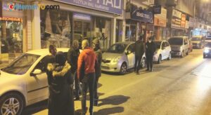 Kaza sesini duyarak evlerinden çıkan araç sahipleri büyük şok yaşadı
