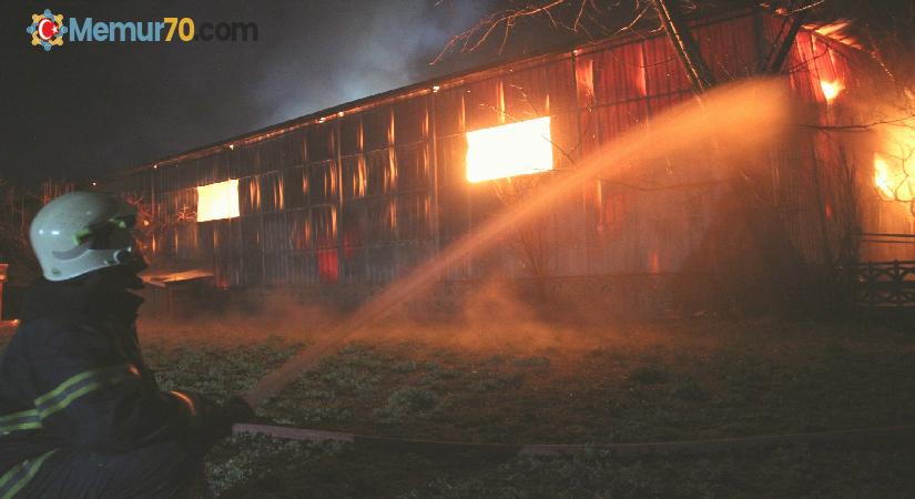 Kütahya’daki depo yangınını söndürme çalışmaları sürüyor