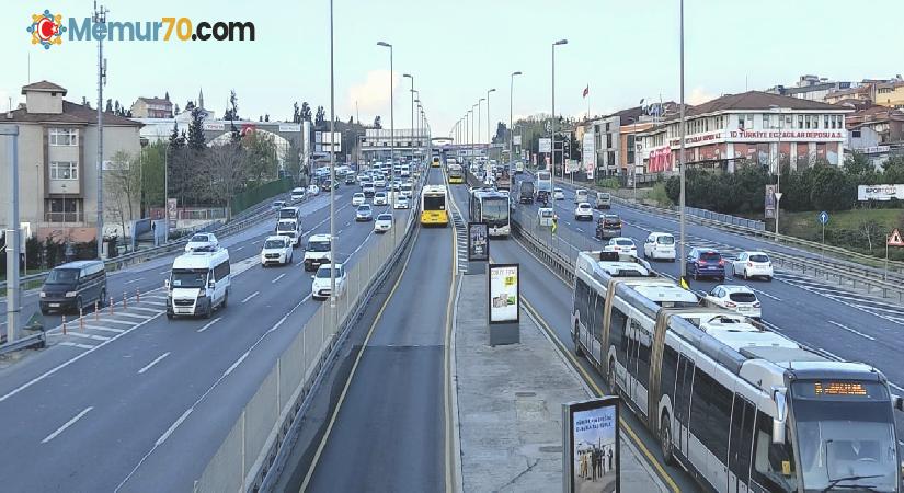 82 saatlik sokağa çıkma kısıtlaması sona erdi, trafik hareketliliği başladı