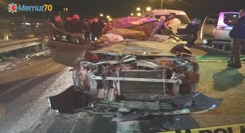 İzmir’de otomobil tıra arkadan çarptı: 1 ölü, 1 yaralı