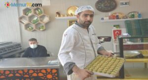 Sandıklı’da iftar sofralarının vazgeçilmez lezzeti ‘Soğuk baklava’