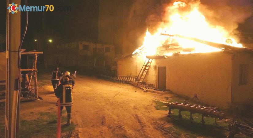 Tokat’ta ahşap ev alev alev yandı