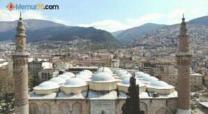 Ulu Cami’ye Ramazan mahyası asıldı