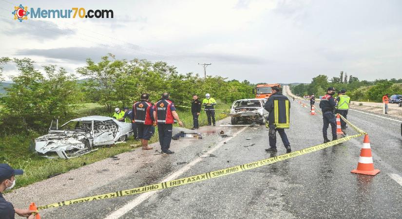 Kastamonu’da iki otomobil kafa kafaya çarpıştı: 2 ölü, 1 yaralı