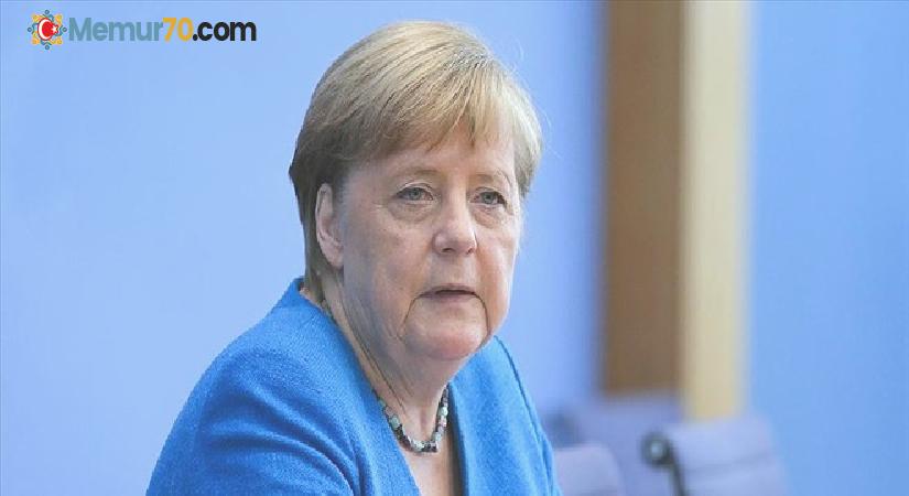 Merkel: Almanya’da üçüncü dalgayı kırmış görünüyoruz