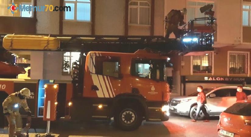 Zeytinburnu’nda çıkan yangında hastaneye kaldırılan yaşlı adam hayatını kaybetti