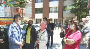 Bakan Selçuk, LGS çıkışında öğrenciler ve velilerle bir araya geldi
