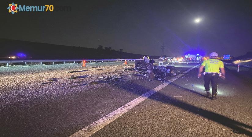 Başkent’te TIR’a arkadan çarpan otomobil hurdaya döndü: 3 ölü, 1 ağır yaralı