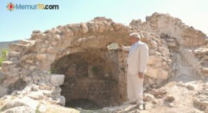 Define ararken tarihi manastır ve Hristiyan mezarlarını tahrip ettiler