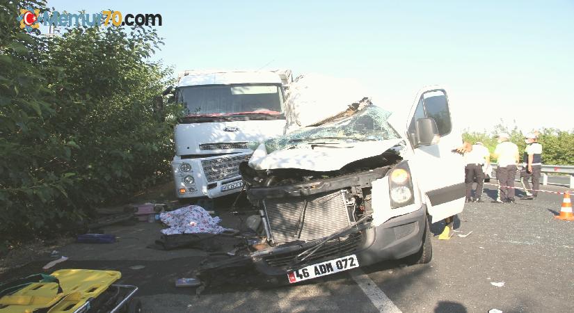 Elazığ’da düğün yolunda feci kaza: 3 ölü, 10 yaralı