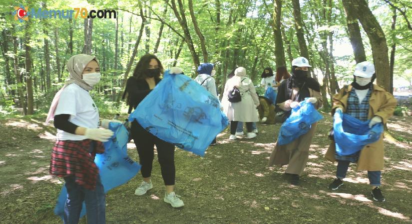Eyüpsultan’daki piknik alanındaki çöpler  temizlendi