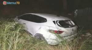 İzmir’de boş araziye uçan otomobilin sesini duyan vatandaşlar: “Arkadaki bina yıkıldı sandık”