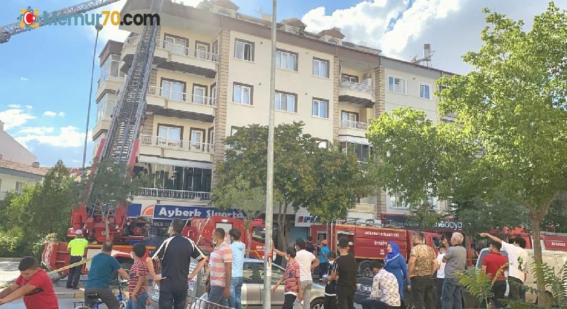 Aksaray’da 4 katlı apartmanın terasında yangın paniği