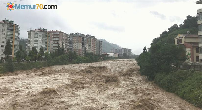 Artvin ve Rize’de sel nedeniyle 3 bin 45 abone elektriksiz kaldı