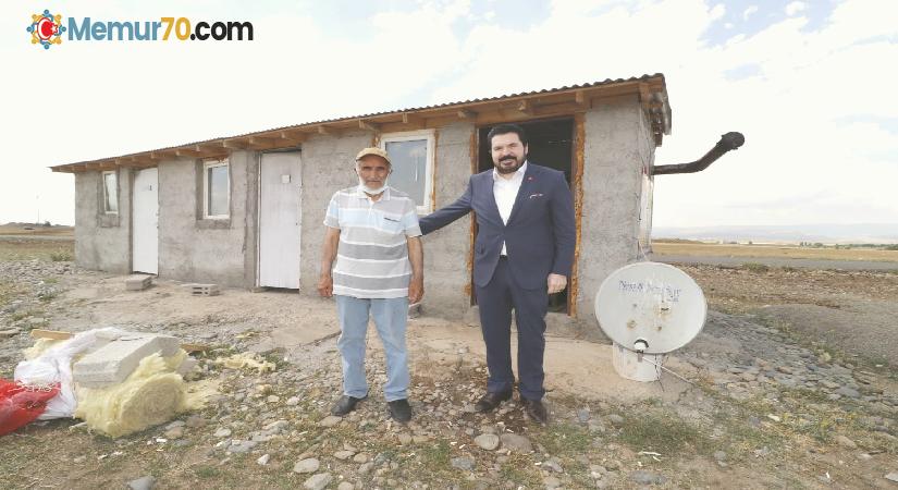 Başkan Sayan, bayramda Aziz amcayı unutmadı