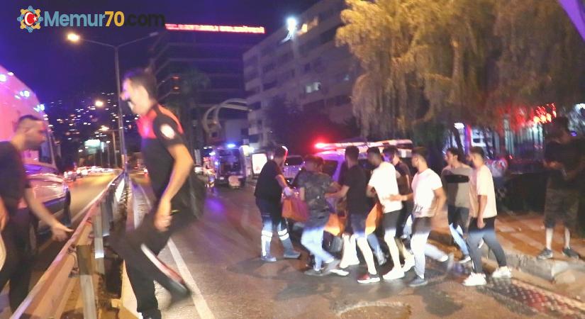 İzmir’de bıçaklı, kaldırım taşlı ’omuz atma’ kavgası: 1 ölü, 3 yaralı