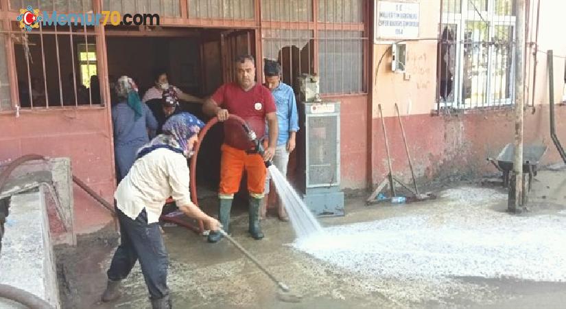 Selin vurduğu okullar eğitim-öğretime hazırlanmak için temizleniyor