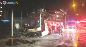 Aydınlatma direğine çarpan yolcu otobüsü yandı: 1 ölü, 3’ü ağır 17 yaralı