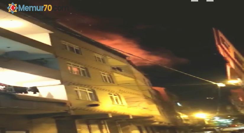 Bağcılar’da bitişik iki metruk binanın çatısı alev alev yandı