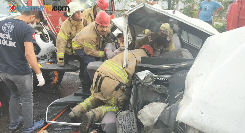 Florya’da otomobil ile minibüs çarpıştı: 4 yaralı