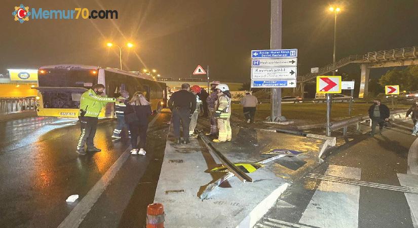 Avcılar’da halk otobüsü kaza yaptı, otobüse bariyer saplandı:1’i ağır 4 yaralı