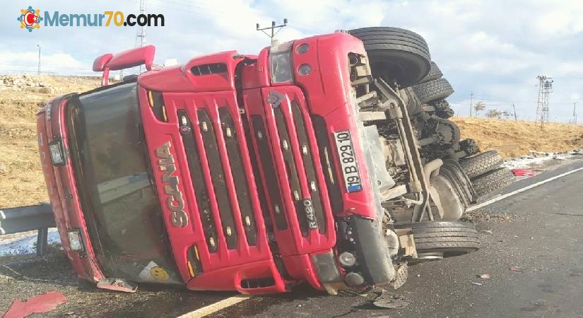 İran’dan gelen tır Tatvan’da devrildi: 1 yaralı