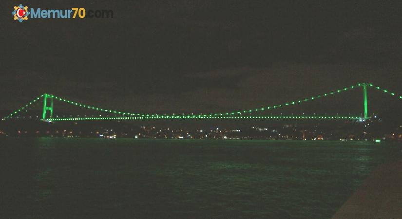 İstanbul’da köprüler “Serebral Palsi” hastalığına dikkat çekmek amacıyla yeşil renge büründü