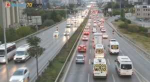 İstanbul’da yağmur sonrası trafik mesaisi başladı, yoğunluk yüzde 60’i gördü