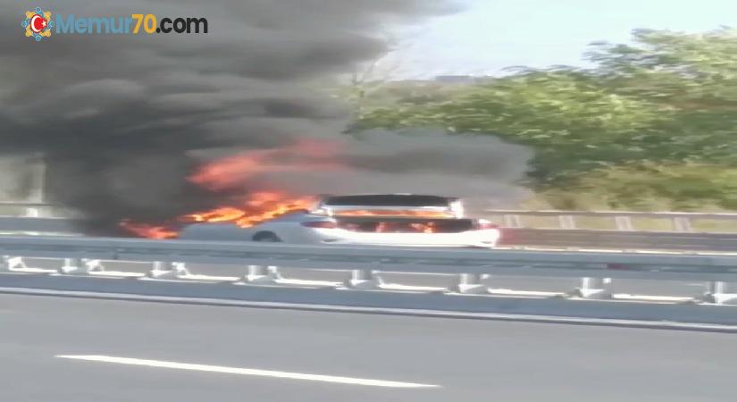 Maltepe’de otomobilin alev alev yandığı anlar kamerada