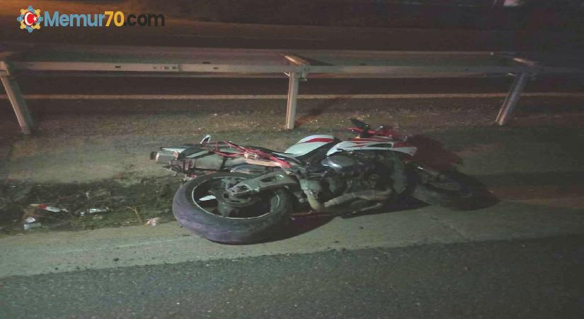 Bariyerlere çarpan motosiklet sürücüsü feci şekilde hayatını kaybetti