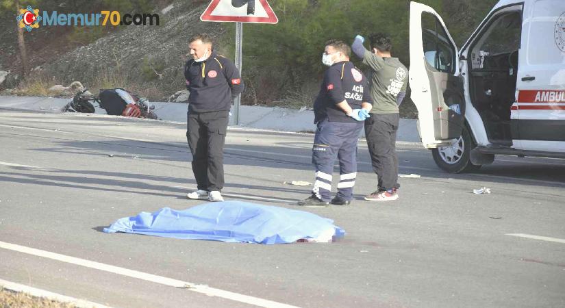 Burdur’da hurda arabası takılı motosiklet otomobille çarpıştı: 1 ölü