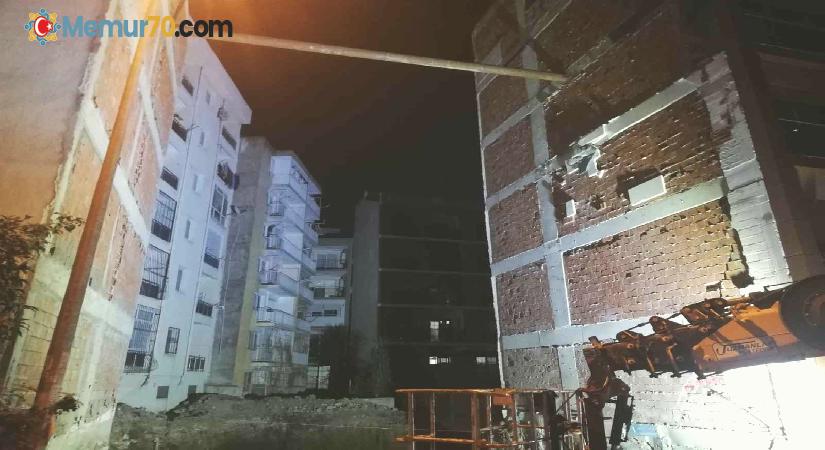 İzmir’de bir inşaatın temel kazısı esnasında yan binada kayma oluştu, 5 apartman tedbir amaçlı boşaltıldı