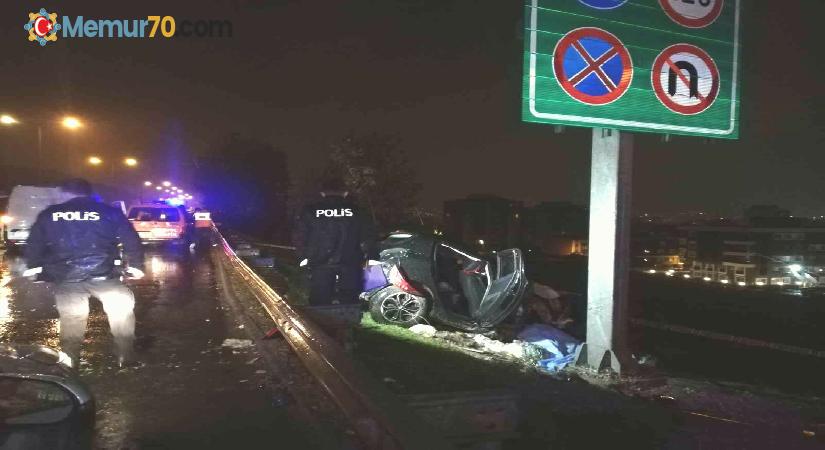 İzmir’de kaza sonrası hurdaya dönen aracın sürücüsü hayatını kaybetti